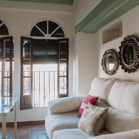 La Covacha Del Pintor Apartment Кармона Екстериор снимка