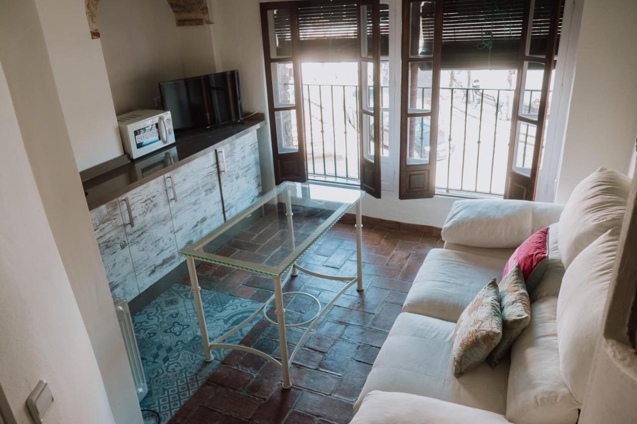 La Covacha Del Pintor Apartment Кармона Екстериор снимка
