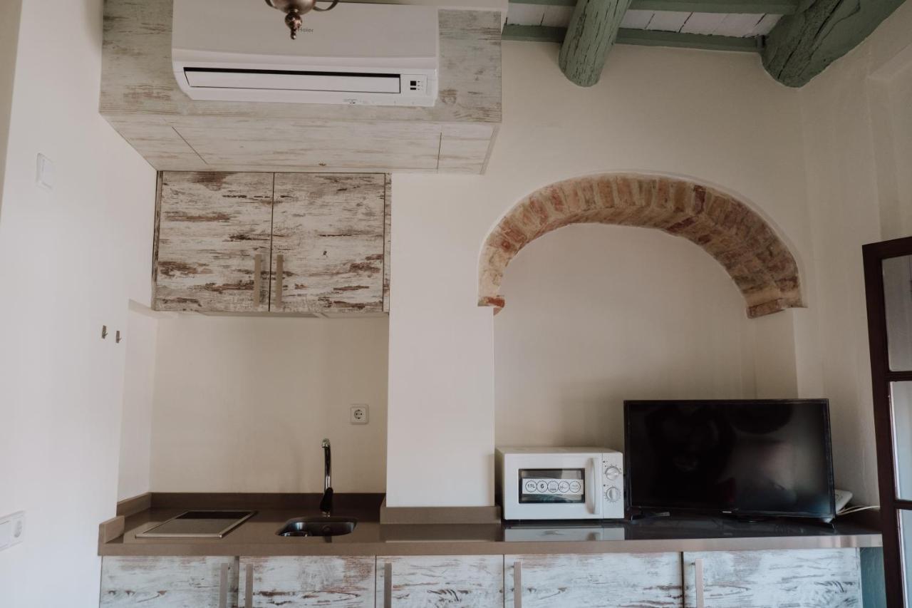 La Covacha Del Pintor Apartment Кармона Екстериор снимка
