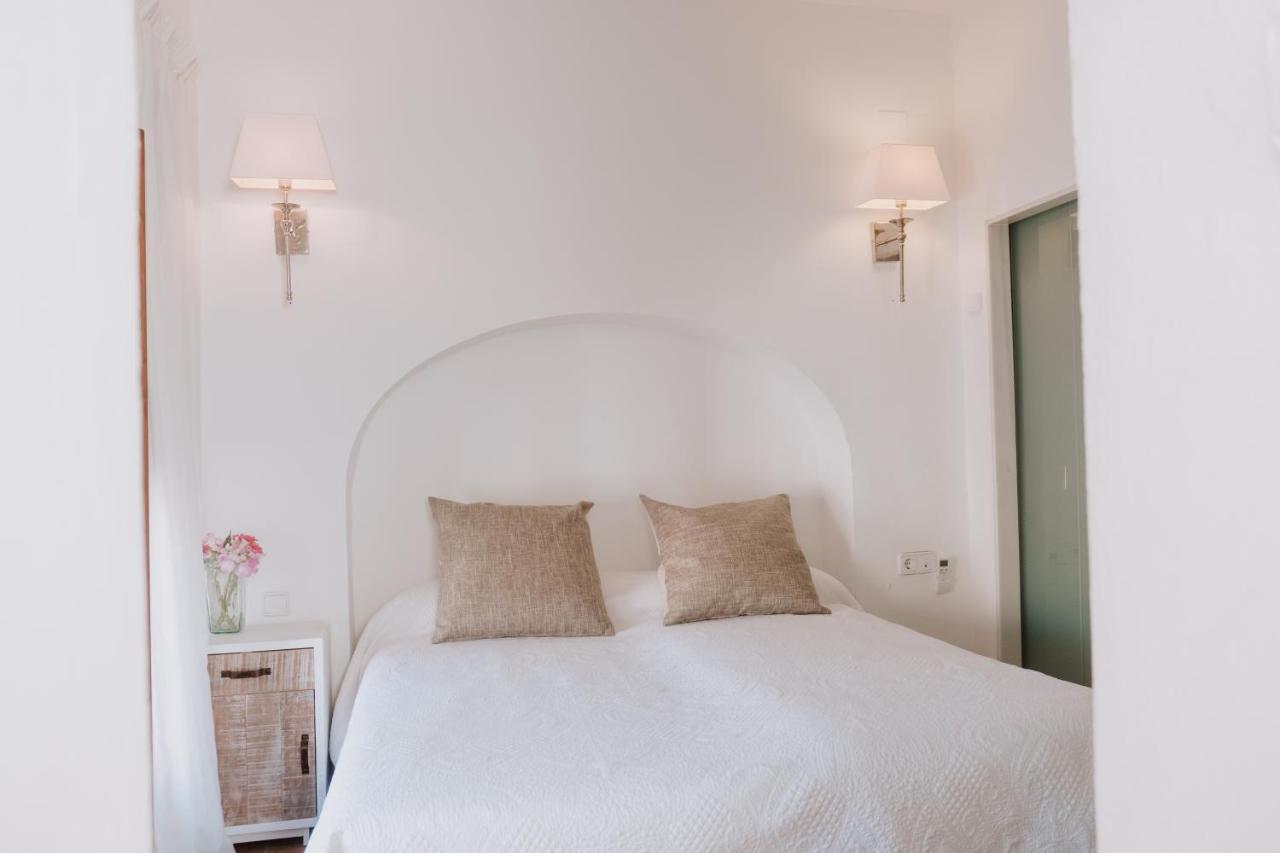 La Covacha Del Pintor Apartment Кармона Екстериор снимка